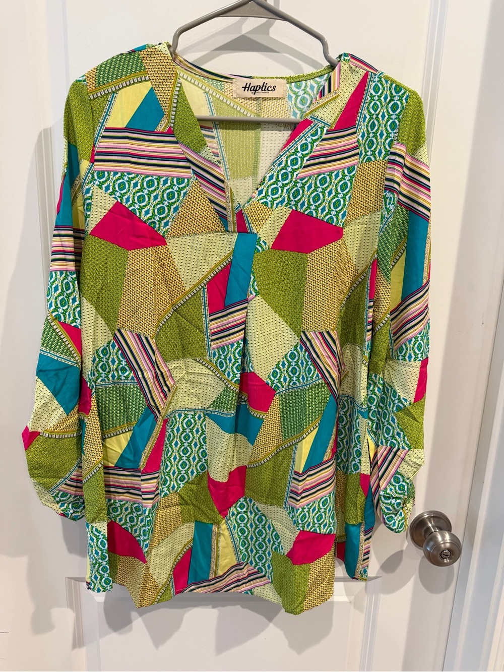 NWOT Haptics Women's Multicolor Geometric V-Neck Top Size Small Oversized